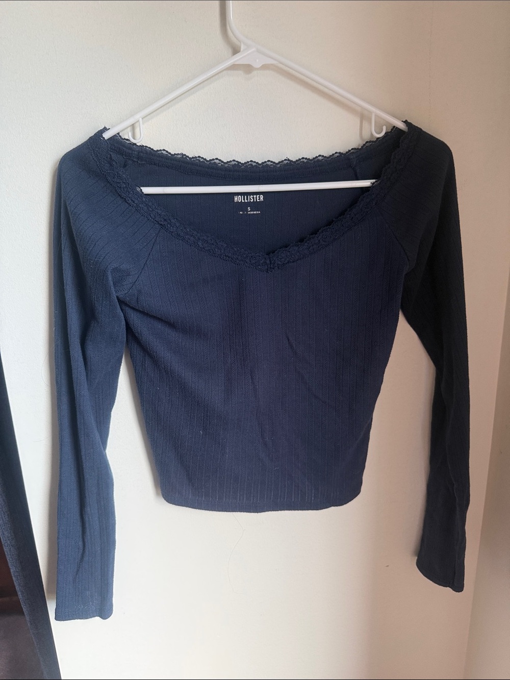 Hollister Navy Off-the-Shoulder Ribbed Crop Top | Long Sleeve Fitted Top